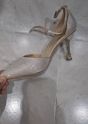 Zara Beyaz Parlak Yılan Desenli Stiletto Abiye Ayakkabı