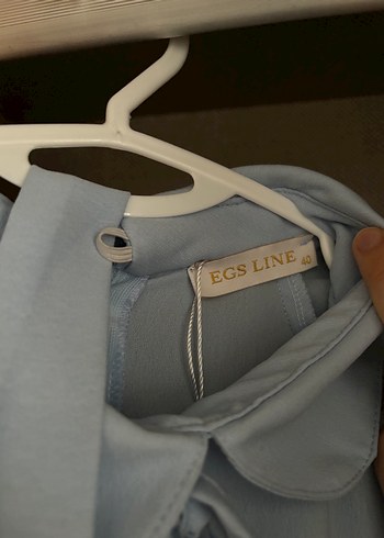 Düğmeli Uzun mavi tesettür elbise - Görsel 2