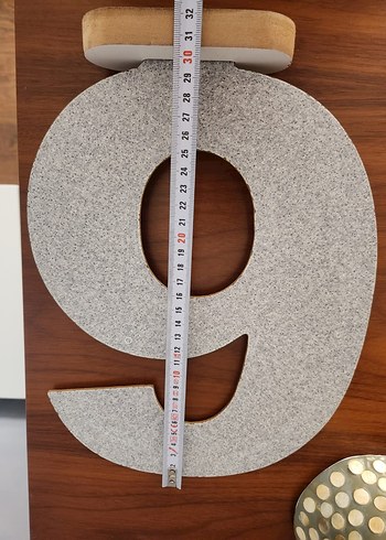 Gri Renkli 6 Sayısı Figür - Görsel 3