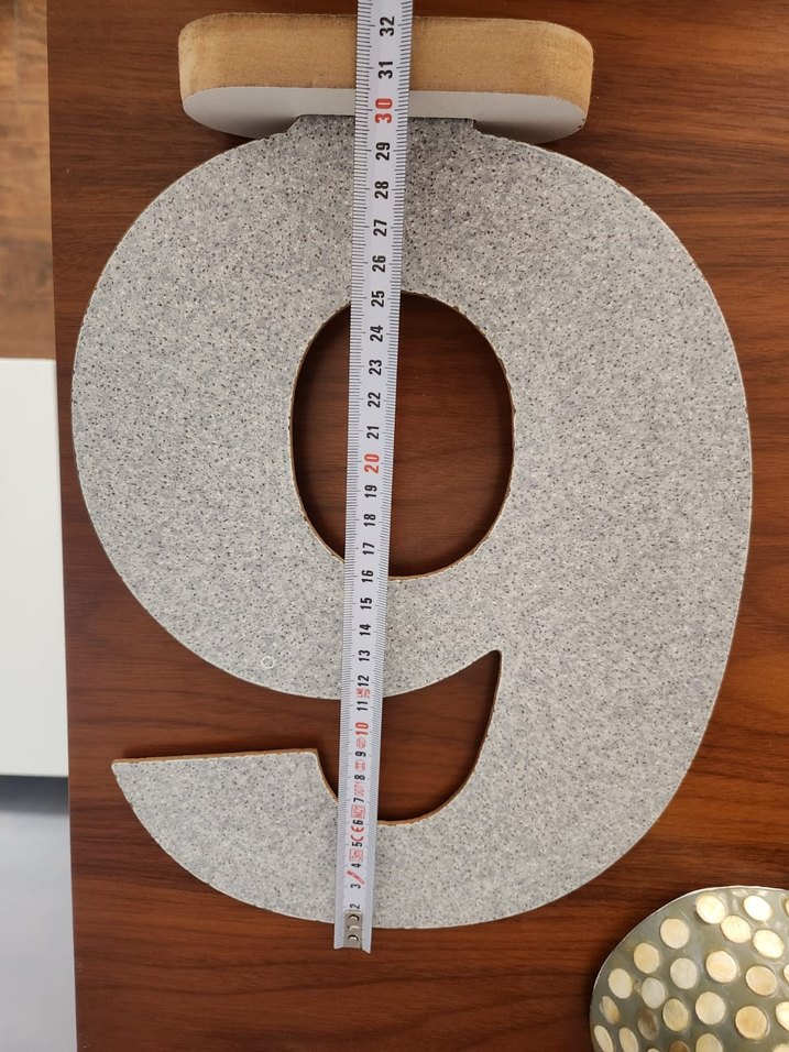 Gri Renkli 6 Sayısı Figür - Görsel 3