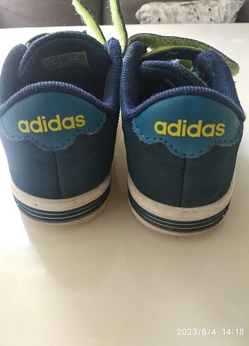 24 Beden Adidas çocuk spor ayakkabı