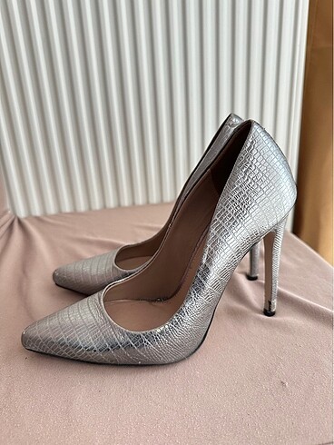 36 Beden Hotiç gümüş stiletto