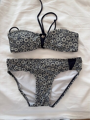 Adidas çiçekli bikini