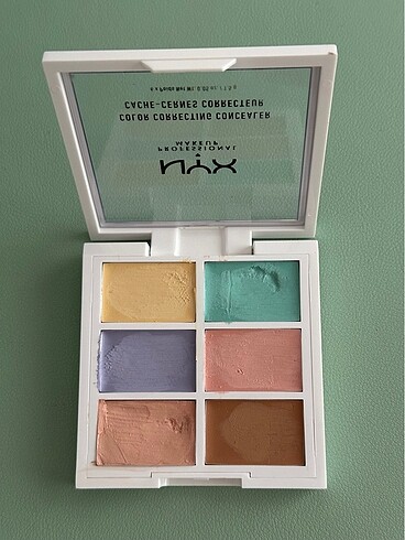  Beden Nyx corrector palet