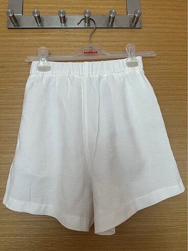 xs Beden beyaz Renk Stradivarius beyaz şort