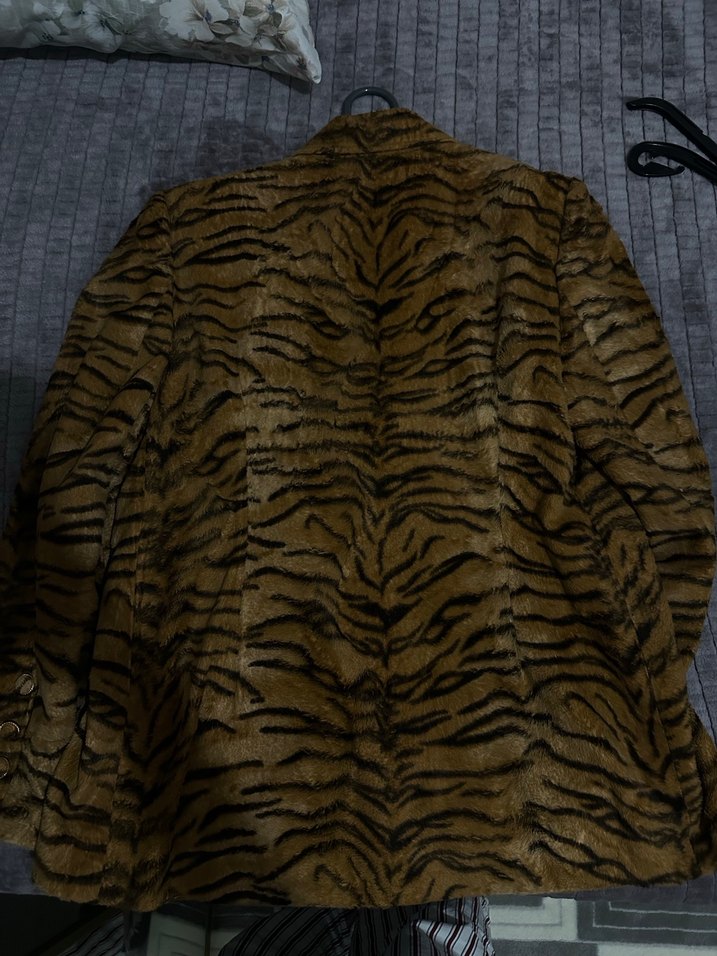 Kahverengi Zebra Desenli Kadın Kürklü Ceket - Görsel 3