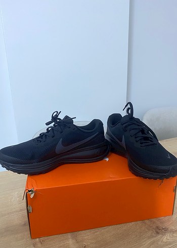 Nike Revolution 8 Siyah Erkek Koşu Ayakkabısı - Görsel 3