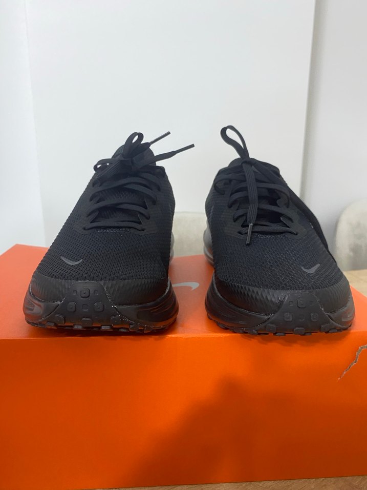 Nike Revolution 8 Siyah Erkek Koşu Ayakkabısı - Görsel 2