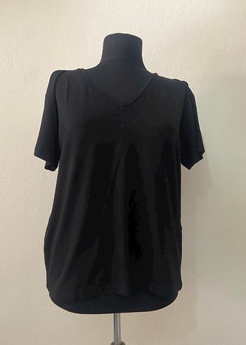 Siyah Kısa Kollu Tişörtü - Görsel 2