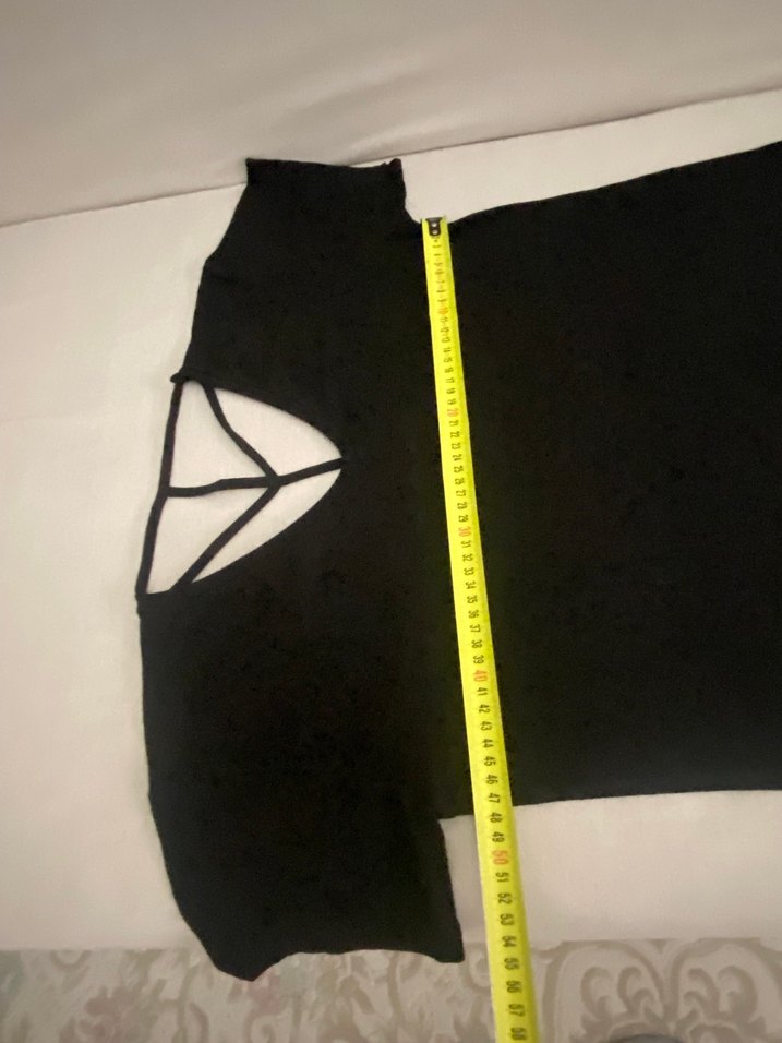 Siyah Kısa Kollu Tişörtü - Görsel 4