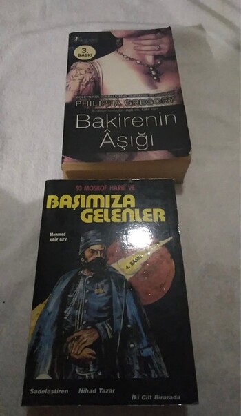İki adet kitap