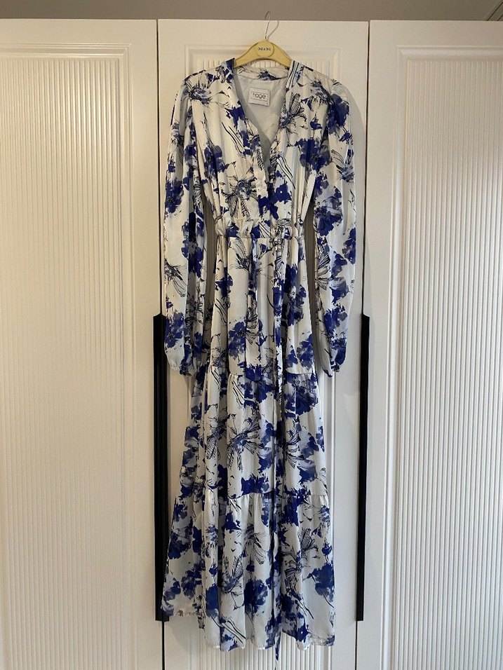 Uzun Kollu Mavi Beyaz Desenli Elbise - Görsel 3