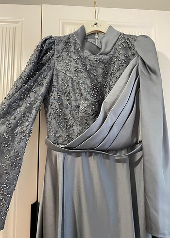 İşlemeli Gri Uzun Kollu Abiye Elbise - Ana görsel