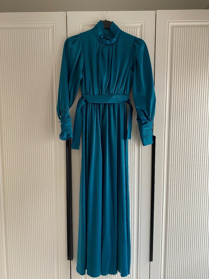 Manuka Uzun Kollu Petrol Saten Elbise - Görsel 3