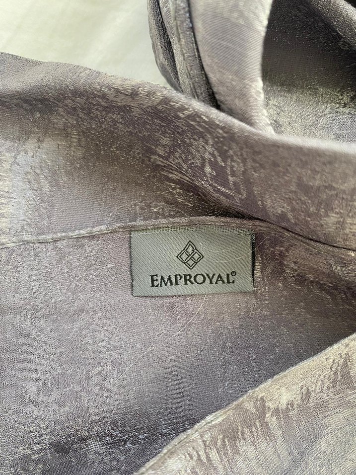 Gri Kadın Parlak Görünümlü Şal - Görsel 3