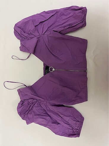 Lila crop