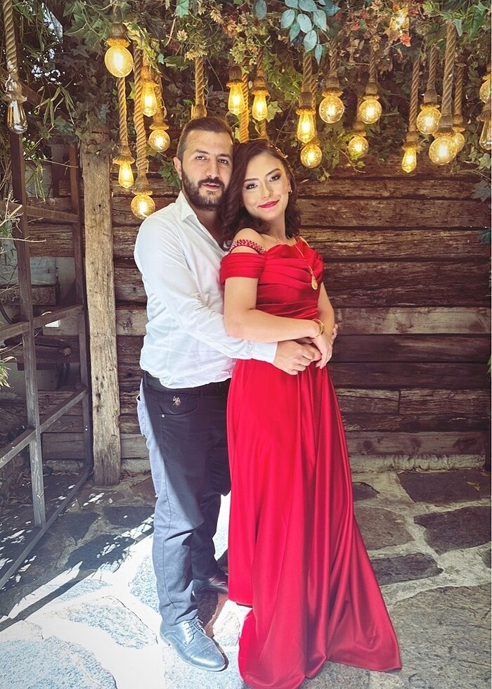 Kırmızı saten elbise - Görsel 4