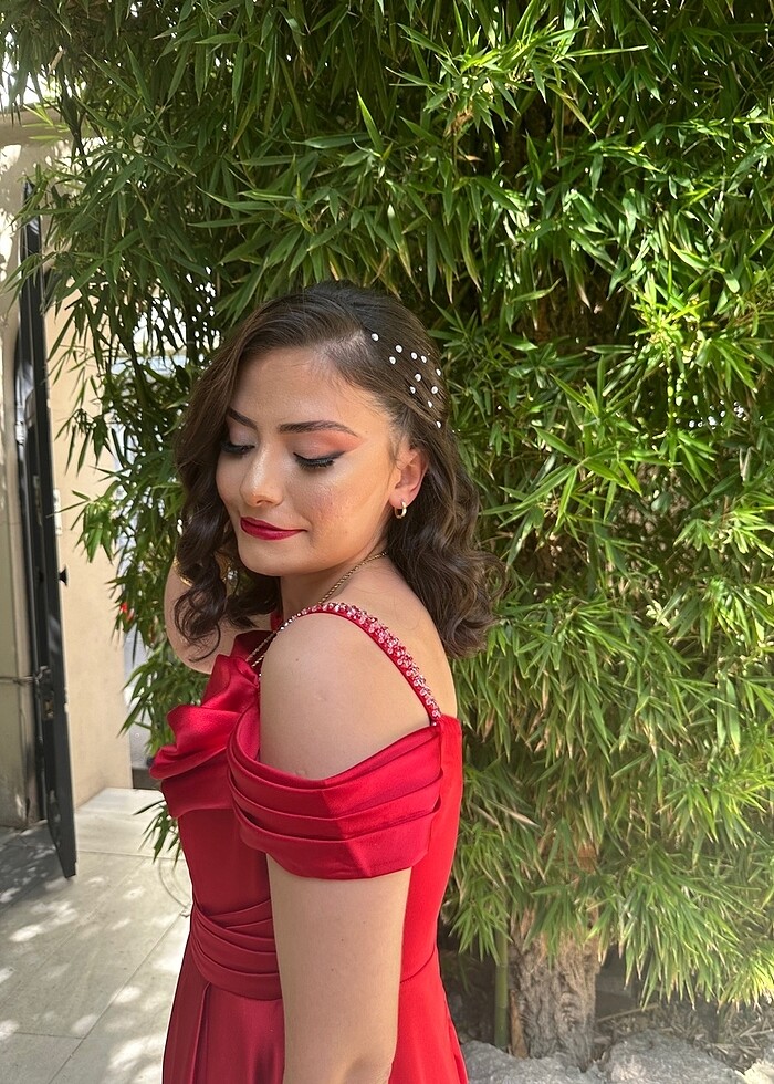 Kırmızı saten elbise - Görsel 5