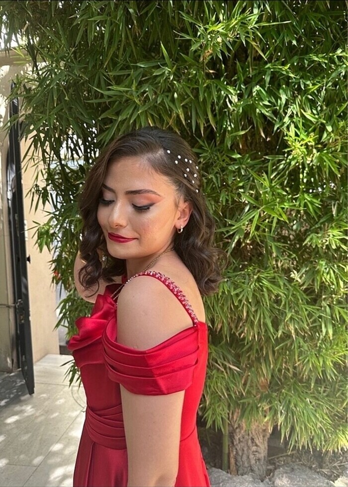 Kırmızı saten elbise - Görsel 5