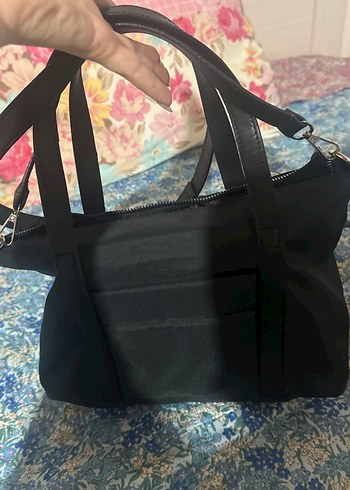 Siyah Fermuarlı Minimalist Kadın Çanta