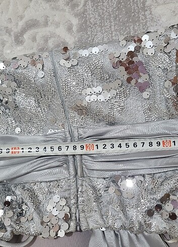 Gümüş rengi  pullu  abiye - Görsel 8