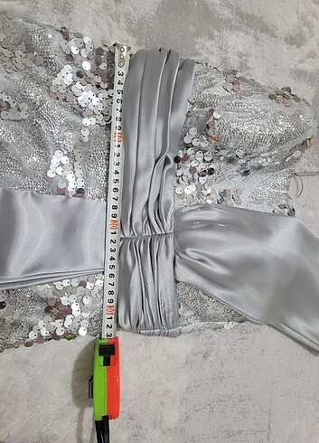 Gümüş rengi  pullu  abiye - Görsel 10