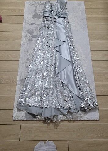 Gümüş rengi  pullu  abiye - Görsel 12