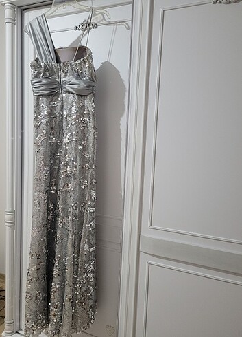 Gümüş rengi  pullu  abiye - Görsel 14