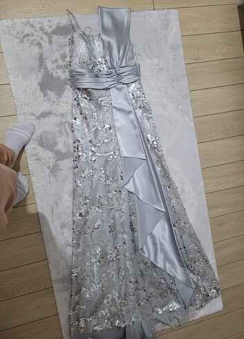 Gümüş rengi  pullu  abiye - Görsel 17