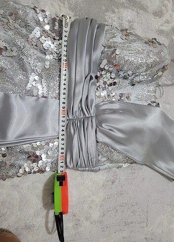 Gümüş rengi  pullu  abiye - Görsel 18