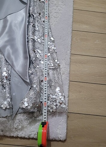 Gümüş rengi  pullu  abiye - Görsel 19