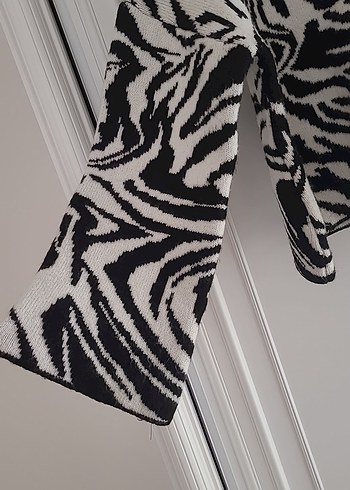 Zebra Desenli Uzun Kollu Dik Yaka Kazak - Görsel 7