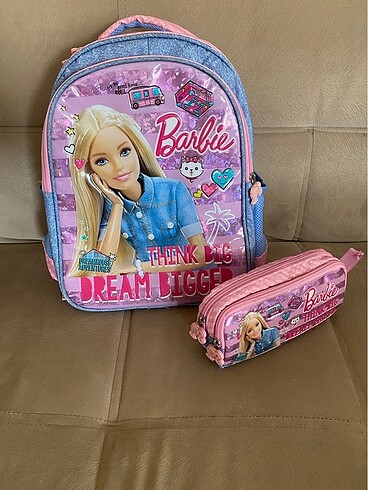 Barbie kız çocuk okul çantası