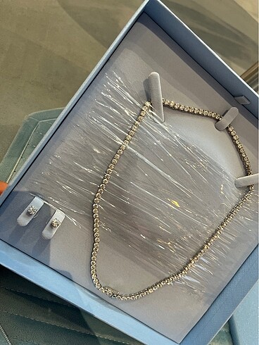  Beden Swarovski su yolu set