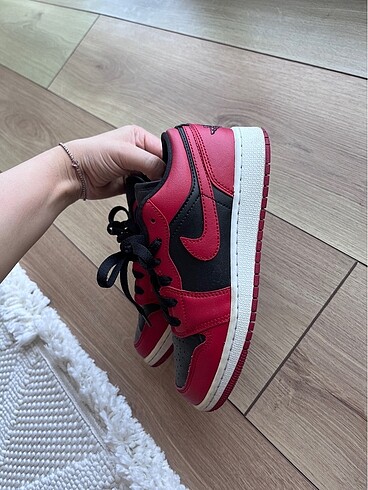 36 Beden kırmızı Renk nike jordan