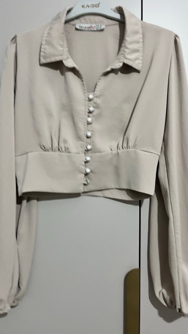 Bej V Yaka Uzun Kollu Kadın Gömlek - Görsel 2