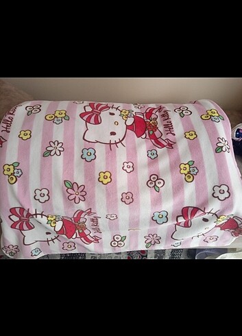 Hello Kitty Orta kalin bebek battaniye