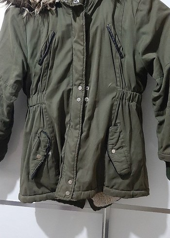 Düğmeli ve fermuarlı haki Kadın Ceket - Görsel 4