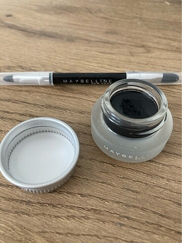 Maybelline eyeliner
