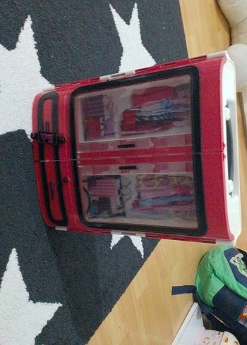 orjinal barbie oyuncak dolap