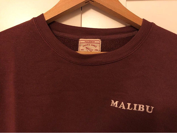 Pull and Bear Çok az giyildi, yumuşacık bir sweat,bedeni de dar değil.