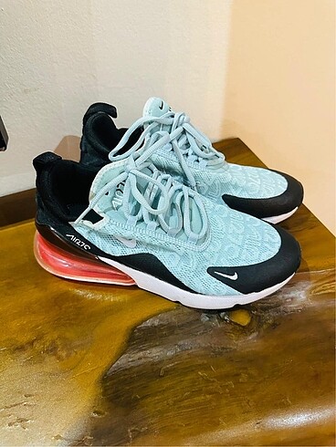 Nike air 270