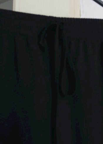 Kadın Siyah Midi Kumaş Pantolon - Görsel 2