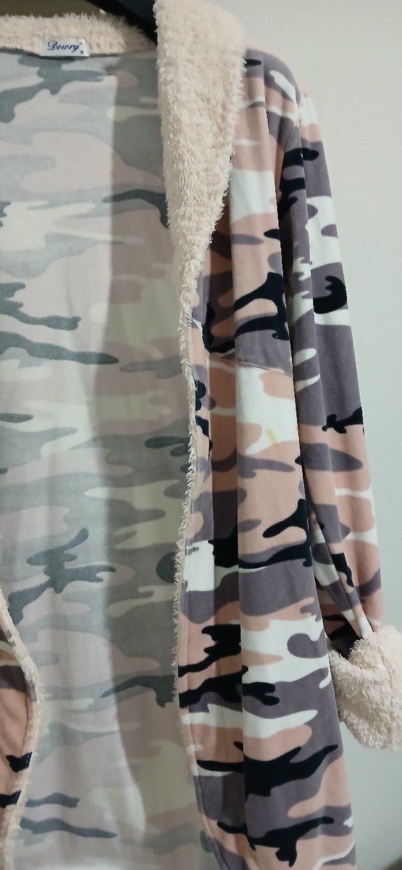 Gri Kamuflaj Desenli Peluş Detaylı Kadın Ceket - Görsel 3