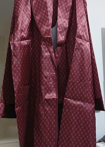 Bordo Yılan Desenli 3 beden Sabahlık collection marka - Görsel 2