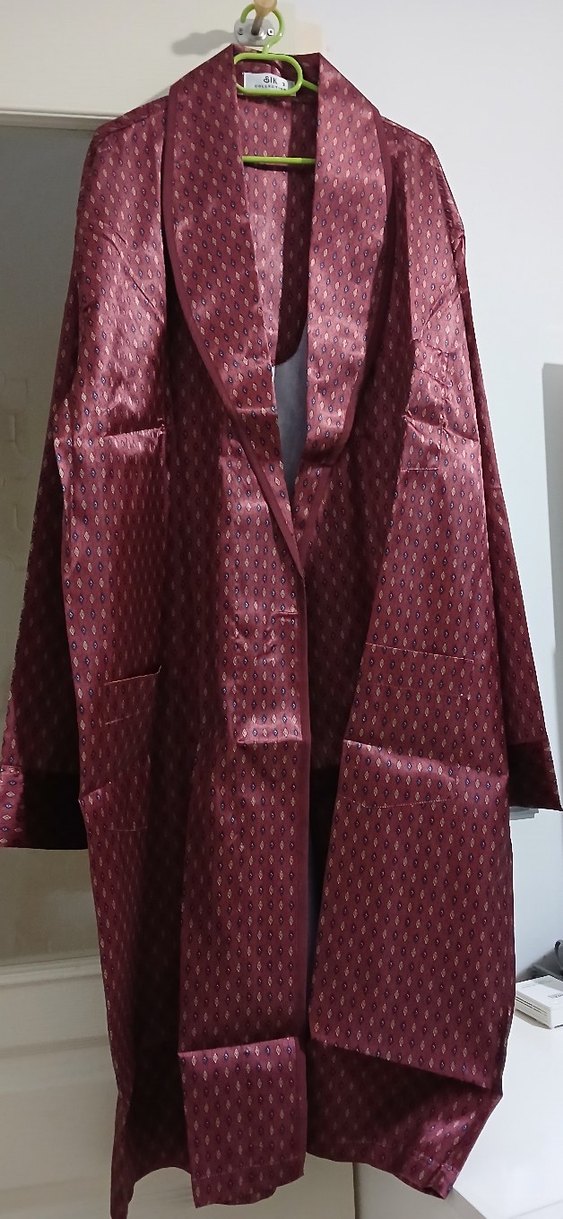 Bordo Yılan Desenli 3 beden Sabahlık collection marka - Görsel 2