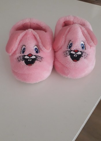Kız Çocuk Pembe Nakışlı Sıcak Ev Terliği