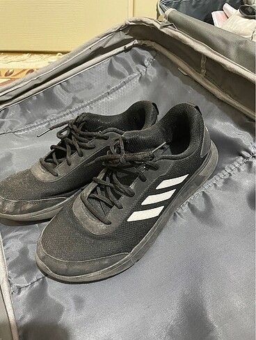 Adidas temiz ayakkabı