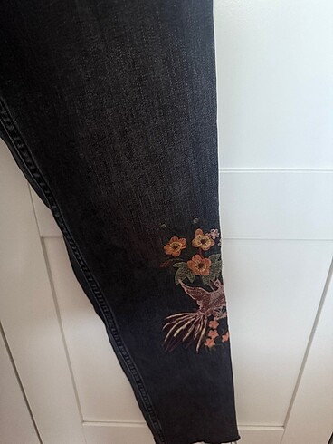 38 Beden H&M Siyah Çiçekli Kot pantolon