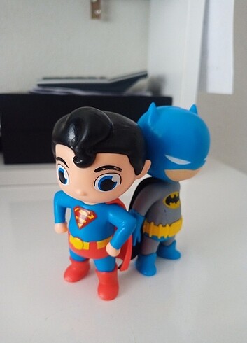  Beden Süpermen Ve Batman Figürü